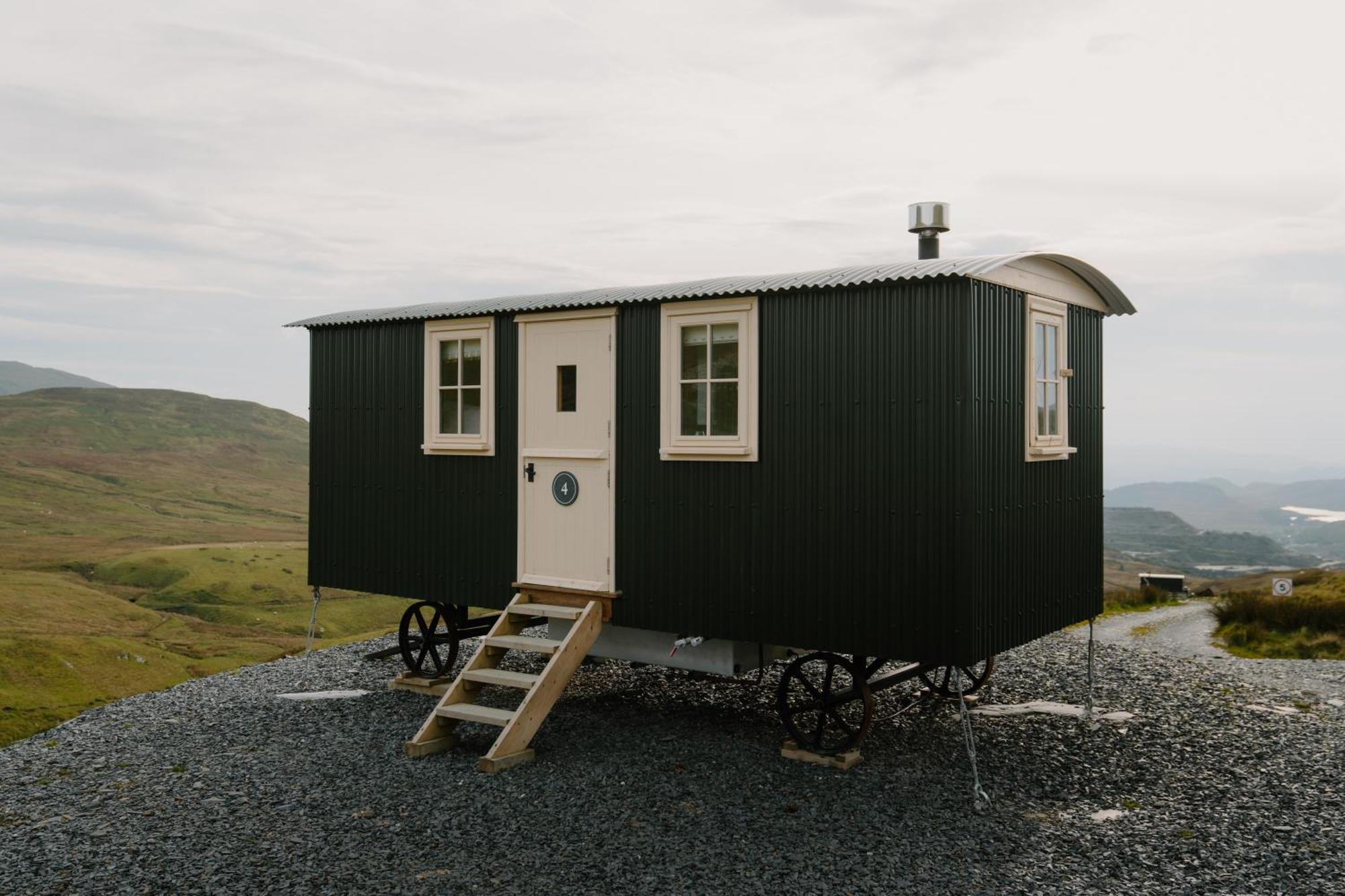 מלון באלנאו פסטיניוג Barlwyd Glamping מראה חיצוני תמונה